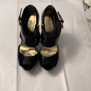 Michael Kors Size 7